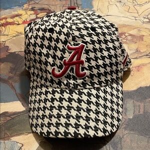 The University of Alabama Houndstooth Hat